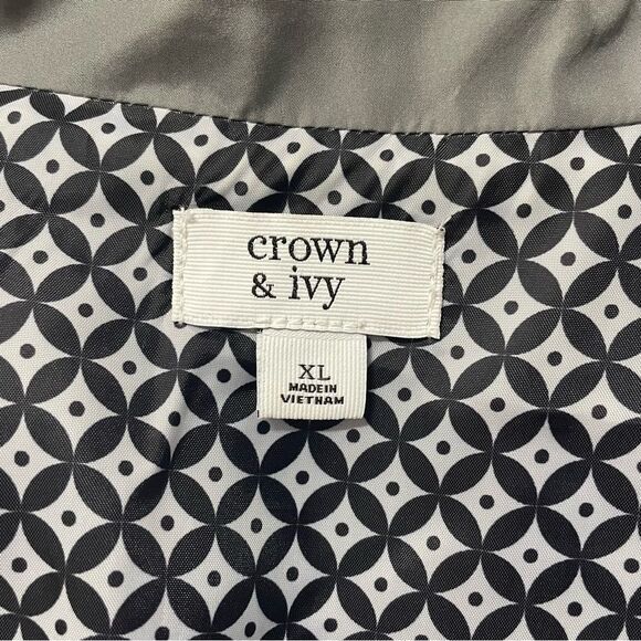 Crown & Ivy Quilted Sage Army Green Vest Size XL - Picture 8 of 9